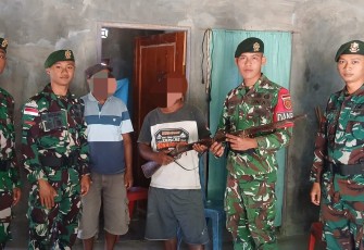 Kedekatan TNI dan Rakyat di Perbatasan, Yonarmed 12 Kostrad Terima Senjata Api Springfield