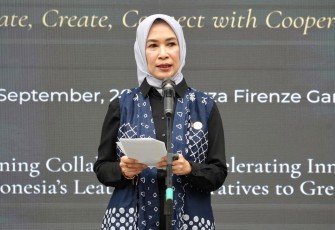 Penasehat DWP Kemenkop Sita Ferry Juliantono