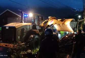 Satu Warga Meninggal Dunia dan 13 Lainnya Luka-Luka
