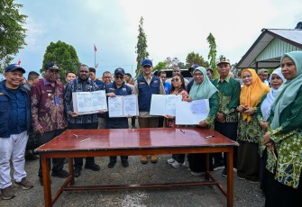 Menteri Transmigrasi M. Iftitah Sulaiman