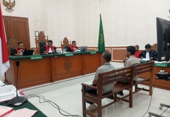 Persidangan perkara dugaan penggunaan surat palsu dengan terdakwa Zairan dan Bambang kembali digelar di Pengadilan Negeri Tanjung Balai Karimun