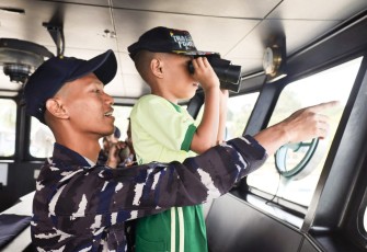 Kodaeral IX Kenalkan Kehidupan Prajurit TNI AL di Kapal Perang kepada Anak Usia Dini