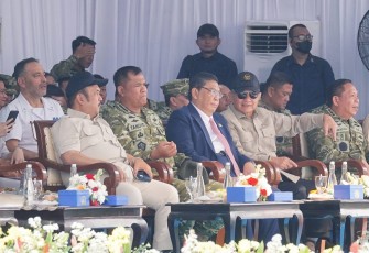 Wakil Panglima TNI Dampingi Menhan Sambut Kedatangan ITS Giuseppe Garibaldi
