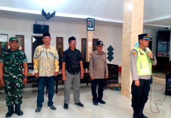 Persiapan pengamanan pelaksanaan Karangsari Carnival di Desa Karangsari, Kecamatan Bantur, Kabupaten Malang, dimatangkan melalui apel gabungan yang digelar di Pendopo Agung Karangsari, Sabtu (19/9/2026)