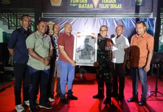 Malam Purna Tugas, Yonarmed 12 Kostrad Tutup Pengabdian dengan Tari Tebe Bersama