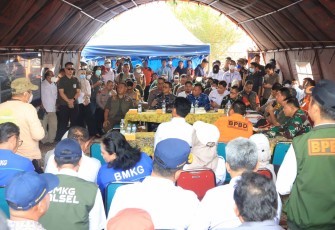 Komandan Lanud Sjamsudin Noor Perkuat Sinergi Penanganan Karhutla Kalsel dalam Rapat Evaluasi