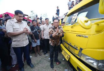 Bersama Menteri PKP, Mendagri Lepas 125 Truk Sukseskan Program Gentengisasi Presiden Prabowo