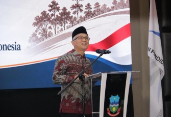 Wamendikdasmen Atip Latipulhayat membuka Rapat Kordinasi Nasional (Rakornas) V Forum Dewan Pendidikan Indonesia (FDPI) di Kabupaten Garut, Jawa Barat, Selasa (13/10)