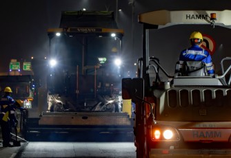 Jaga Kualitas Layanan Jalan Tol, PT Jasamarga Tollroad Maintenance Gelar Pemeliharaan Perkerasan di Sejumlah Titik Ruas Tol Jagorawi