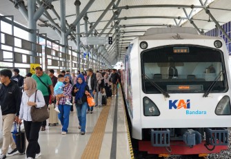 KA Srilelawangsa Tertemper Kendaraan di Perlintasan Resmi Terjaga Binjai, Perjalanan Kereta Tetap Aman