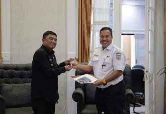 KAI Daop 2 Bandung Serahkan Gardu JPL 19 kepada Pemkab Garut