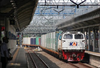 KAI Logistik Jaga Ketahanan Distribusi Nasional Selama Libur Akhir Pekan Kenaikan Yesus Kristus