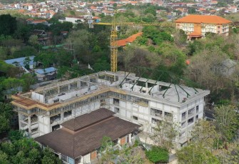 Membangun Masa Depan Riset dan Teknologi, Pembangunan Gedung L-SSIT Universitas Udayana Capai Progres 47,11%