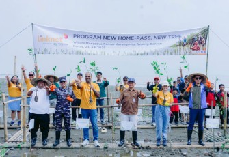 Penanaman 5.000 bibit pohon mangrove dalam program unggulan New Home-Pass, New Tree