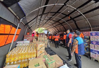 Percepat Respons Darurat Gempa NTT, IDSurvey Group Salurkan 2,4 Ton Bantuan melalui BNPB