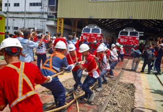 Semangat HUT Kemerdekaan RI ke-81, Insan KAI Daop 2 Bandung Perkuat Kekompakan dan Komitmen Hadirkan Perjalanan KA Aman, Nyaman, dan Tepat Waktu