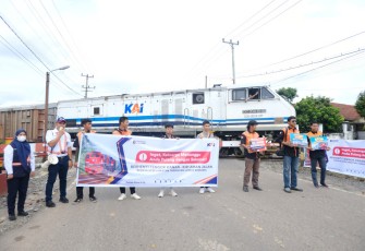 Tekan Angka Kecelakaan Pada Masa Nataru 2025/2026, KAI Divre III Gandeng OPKA Sumsel Sosialisasikan Keselamatan Perlintasan Sebidang