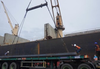 Tonggak Awal 2026, Pelindo Multi Terminal Jamrud Nilam Mirah Layani Kapal Impor Perdana