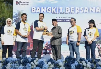 Wawako Padang dalam acara 'Bangkit Bersama, Gerak, Kuliner, Cerita' yang diselenggarakan Bank Mandiri Taspen