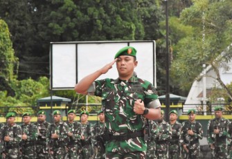 Dandim 1710/Mimika Pimpin Upacara 17-an