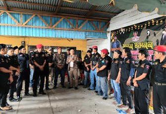  Dewan Pimpinan Cabang (DPC) Gerakan Rakyat Indonesia Bersatu (GRIB) Jaya Tapanuli Selatan menggelar acara Halal Bi Halal Idul Fitri 1447 Hijriah di kediaman Ketua DPC Eddy Arryanto Hasibuan, SH,( Tengah Pakai Baret Merah ) di Kelurahan Aek Tampang, Kecamatan Padangsidimpuan Selatan,  Kota Padangsidimpuan, Kamis (26/3/2026) sekitar pukul 14.00 WIB