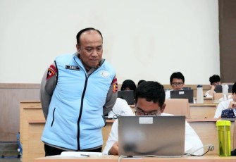 Wakapolri, Komjen Pol. Prof. Dr. Dedi Prasetyo, S.H., M.Hum., M.Si., M.M., melaksanakan peninjauan langsung Seleksi Terpusat SMA Kemala Taruna Bhayangkara