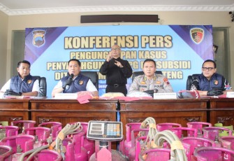  Dit Reskrimsus Polda Jateng menggelar konferensi pers terkait pengungkapan kasus penyalahgunaan gas LPG bersubsidi, Jumat (3/4/2026). (Foto: Istimewa)