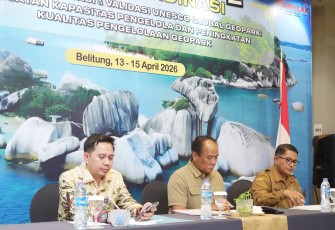 Direktur SUPD 3, Fauzan (kiri) Staf Khusus Mendagri Bidang Politik dan Media, Kastorius (tengah) Sekda Kab Belitung, Marzuki (kanan)