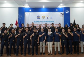 Kepala Kantor Wilayah Direktorat Jenderal Bea dan Cukai Aceh, M Rizki Baidillah, melaksanakan kegiatan jam pimpinan dalam rangka internalisasi penguatan integritas kepada jajaran pegawai di Kantor Bea dan Cukai Langsa