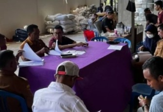 Pertemuan warga,pihak perusahaan dan pemerintah bahas polemik pabrik Porang di Kecamatan Reok,pada Senin 27 April 2026