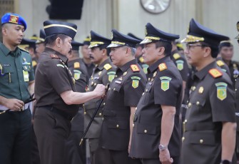 Jaksa Agung saat Lantik Kepala Kejaksaan Tinggi dan Pejabat Eselon II Kejagung