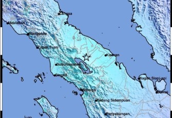  Hasil analisis BMKG menunjukkan gempa bumi ini memiliki parameter update dengan magnitudo M6,4 pada kedalaman 168 km. Episenter gempa bumi terletak pada koordinat 2,91° LU ; 98,93° BT, atau tepatnya berlokasi di darat 11 km tenggara Simalungun, Sumatra Utara.