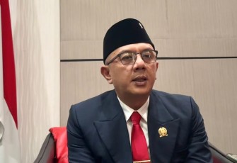 Wakil Ketua DPRD Jawa Timur Deni Wicaksono