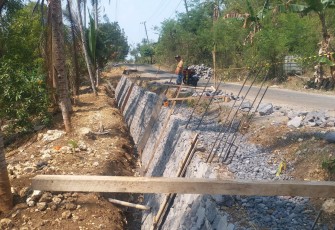 Pemkab Malang Bangun TPT di Desa Sidodadi Gedangan