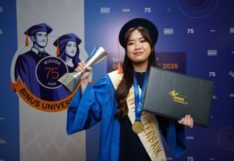Wisuda ke-75 BINUS University Rachel Evangeline Tumbuh dalam Ekosistem BINUS Bandung