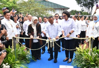 Wamendikdasmen, Fajar Riza Ul Haq, saat membuka acara Konsolidasi Nasional (Konsolnas) 2026 di Pusat Pelatihan Sumber Daya Manusia (PPSDM) Kemendikdasmen, Senin (9/2).