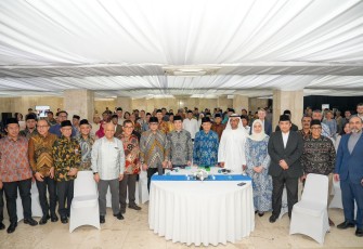 Menteri Ekonomi Kreatif, Teuku Riefky Harsya, menghadiri acara Halal Bihalal B57+ Asia Pacific Chapter di Masjid Istiqlal, Jakarta, Rabu (22/4/2026).