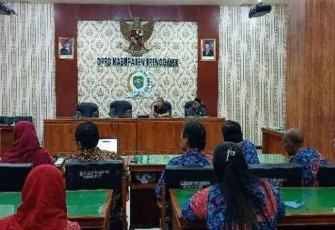 Komisi IV DPRD Trenggalek menerima audiensi dari Ikatan Apoteker Indonesia (IAI) Kabupaten Trenggalek, Selasa (24/2/2026).
