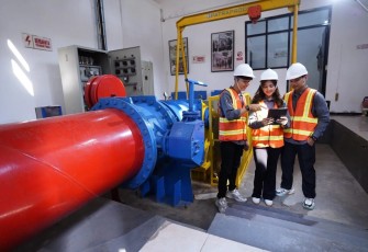 Mahasiswa UMM dalam praktek perkuliahan