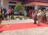 Pangdam Yanuar Adil dan Ny Mila beserta rombongannya saat Disambut Tari Sekapur Sirih di VIP Bandara Fatmawati Soekarno Bengkulu, Pukul 12.00 WIB, Senin (25/09/2023).
