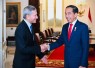 Presiden Joko Widodo menerima kunjungan kehormatan Menteri Luar Negeri (Menlu) Singapura Vivian Balakrishnan beserta delegasi di Istana Merdeka, Jakarta, pada Jumat, 26 April 2024