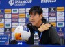 Shin Tae-yong saat konferensi pers jelang lagi semifinal Piala Asia U-23 melawan Uzbekistan, di Doha, Qatar, Minggu (28/4)