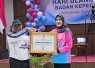Penghargaan diserahkan langsung oleh Kepala Kantor Regional XII BKN Pekanbaru, Purjiyanta, kepada Kepala Badan Kepegawaian Daerah dan KORPRI (BKD dan KORPRI) Provinsi Kepulauan Riau, Yeny Trisia Isabella