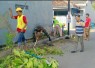 Pembersihan lingkungan bersama warga