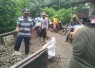 Warga Sukorejo Gotong Royong Langsir Material 