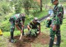 Tanam pohon di bantaran sungai Dam 8
