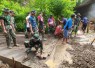 Pengerjaan paving jalan desa Sukorejo