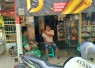 Komsos bersama pemilik warung di lokasi TMMD