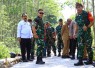 Tim Wasev Sterad TNI AD saat meninjau paving jalan dusun Klagin