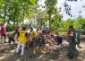 Gotong royong bersihkan lingkungan